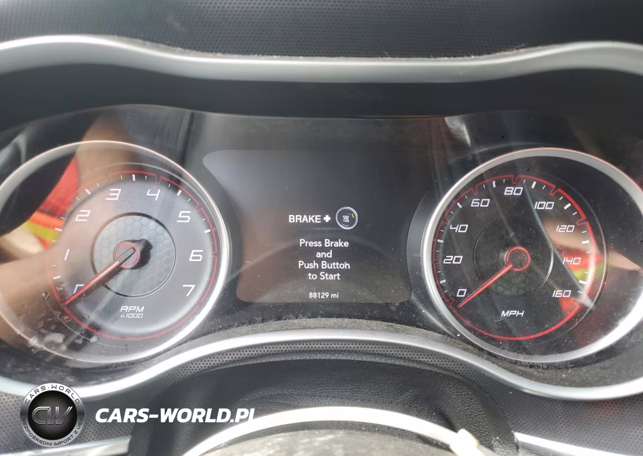 2018 Dodge Charger R-T VIN:2C3CDXCT0JH133844 - 9