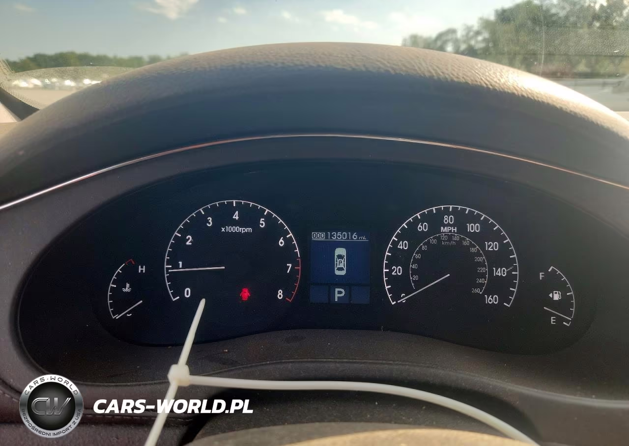 2011 Hyundai Genesis 4.6L VIN:KMHGC4DF8BU132961 - 9