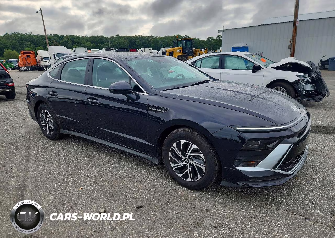 2026 Hyundai Sonata Hybrid Blue VIN:KMHL24JJ7TA163082 - 4