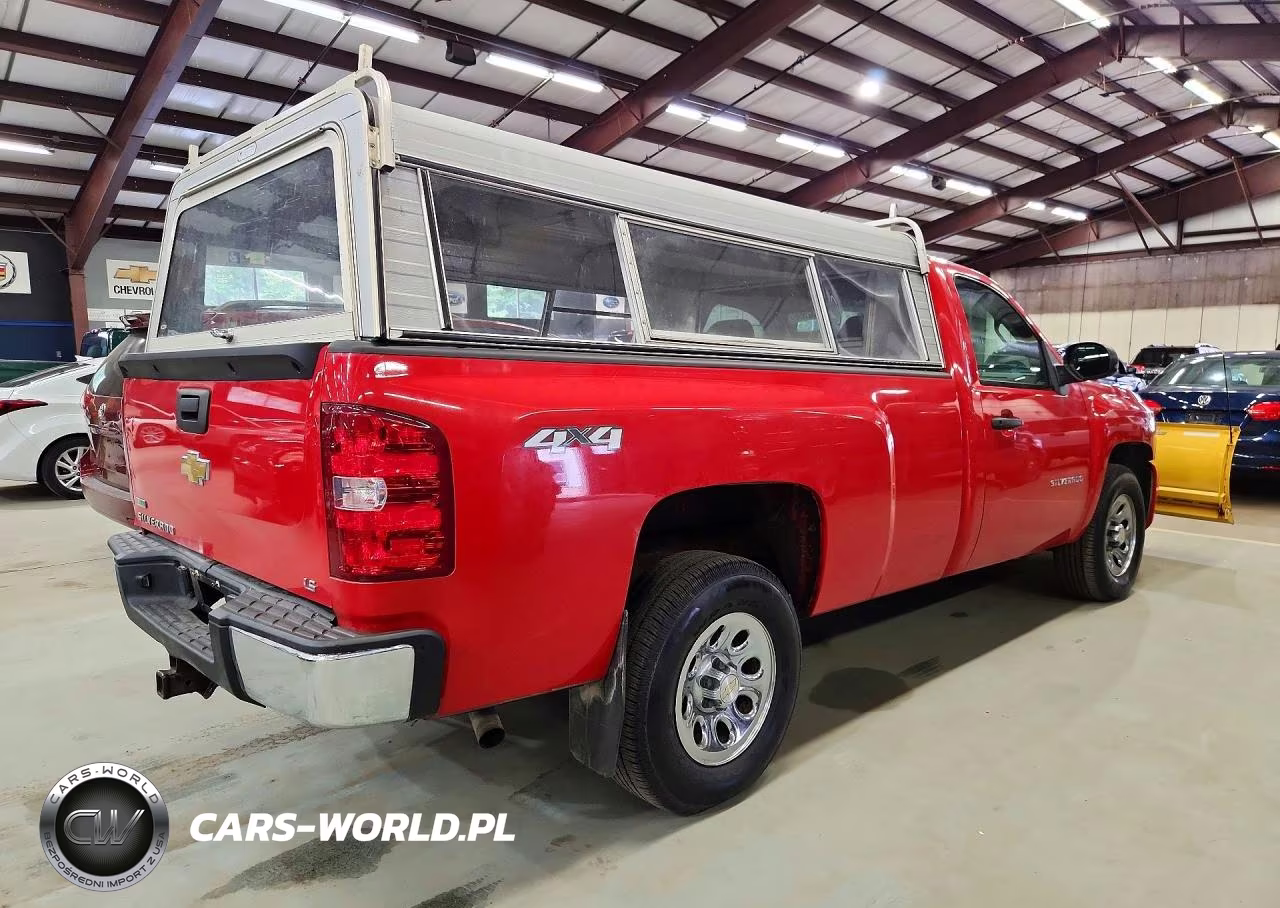 2010 Chevrolet Silverado K1500 VIN:1GCPKPEA3AZ153973 - 3
