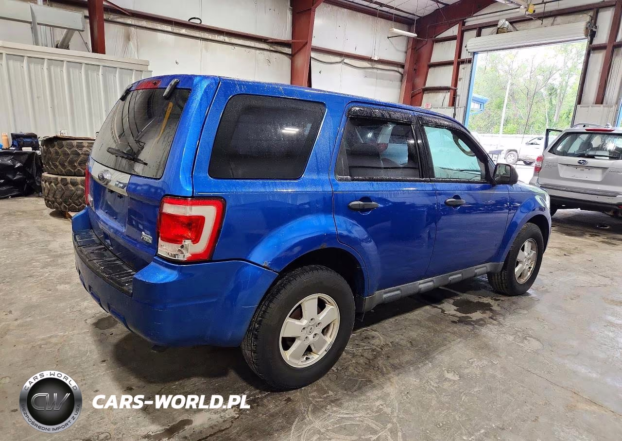 2011 Ford Escape Xls VIN:1FMCU9C7XBKA61096 - 3