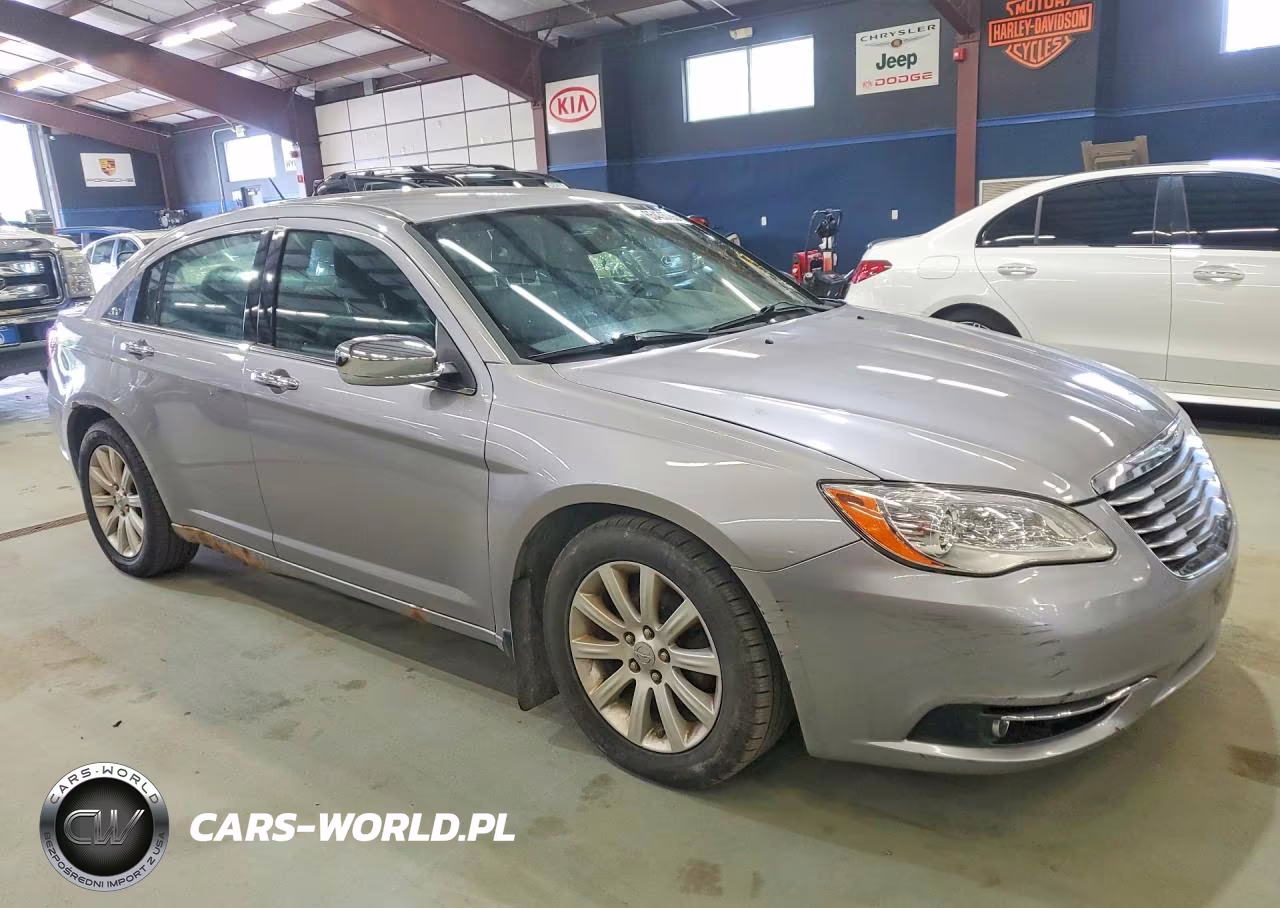 2013 Chrysler 200 Limited VIN:1C3CCBCG5DN520992 - 4