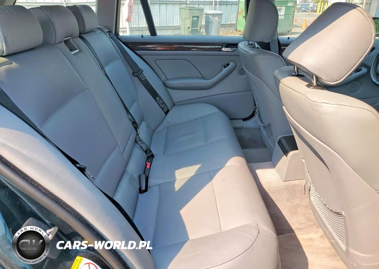 2003 BMW 325 Xit VIN:WBAEP33433PF02174 - 11