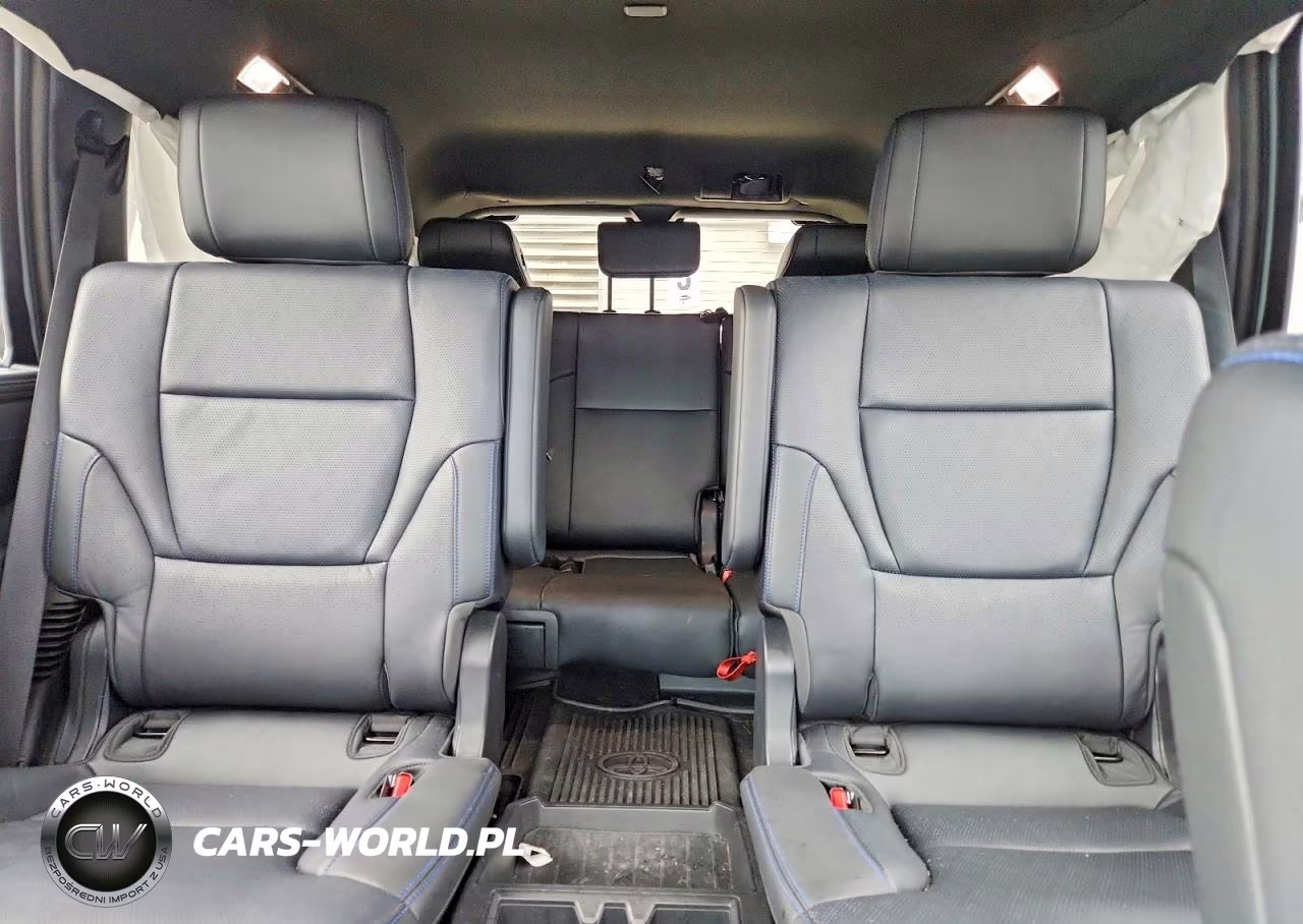 2026 Toyota Sequoia Platinum VIN:7SVAAABA9TX073110 - 10