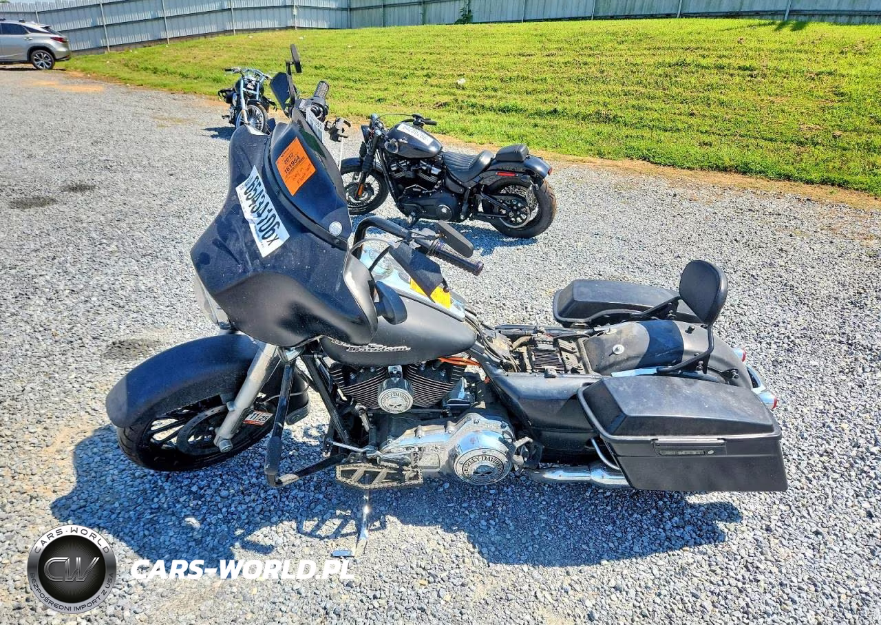 2012 Harley-Davidson Flhx Street Glide VIN:1HD1KBM13CB662787 - 3