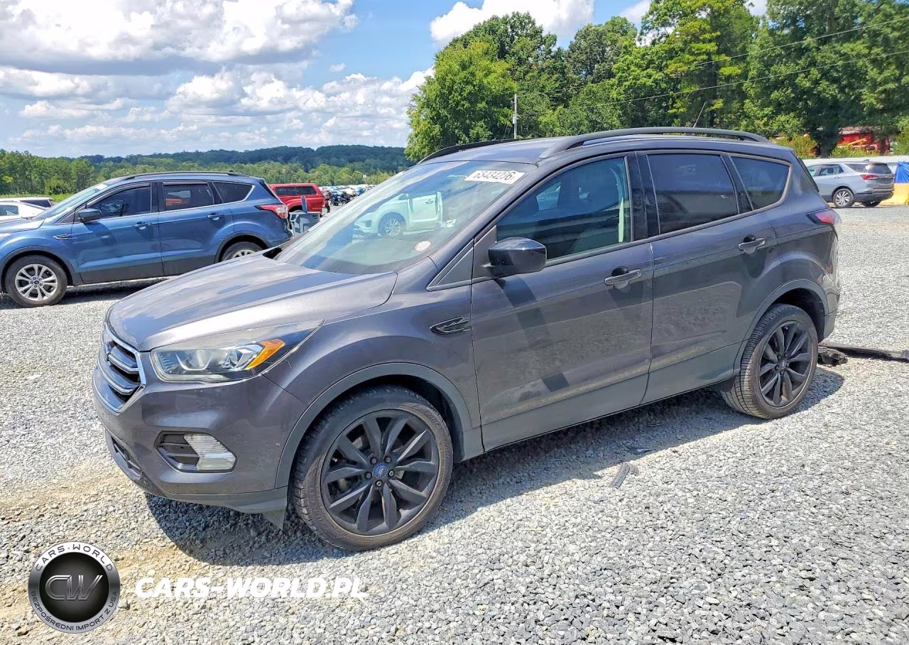 2018 Ford Escape Se VIN:1FMCU0GD2JUC62411 - 1