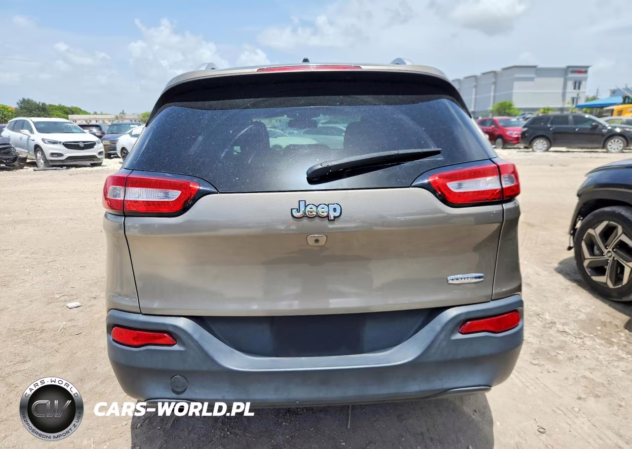 2017 Jeep Cherokee Latitude VIN:1C4PJLCB1HW549788 - 6