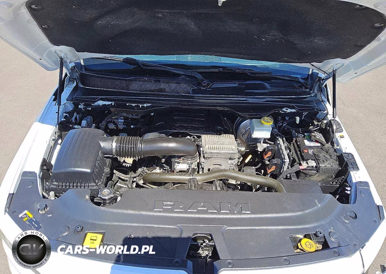 2022 Ram 1500 Laramie VIN:1C6SRFJT8NN450247 - 11