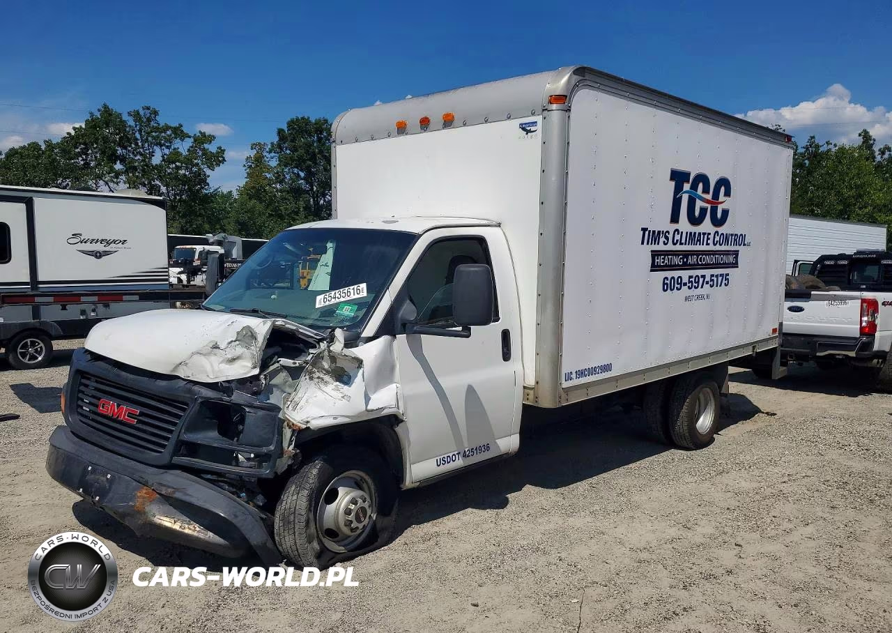 2005 GMC Savana Cutaway G3500