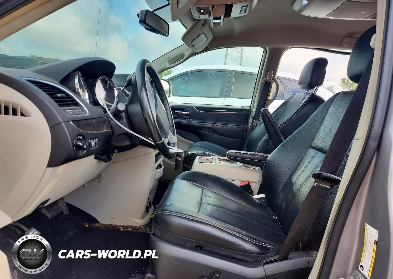 2014 Chrysler Town & Country Touring VIN:2C4RC1BG1ER174705 - 7