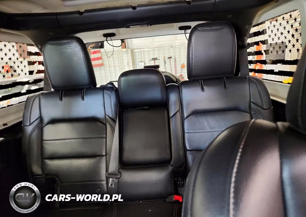 2018 Jeep Wrangler Unlimited Sahara VIN:1C4HJXEN7JW260200 - 10