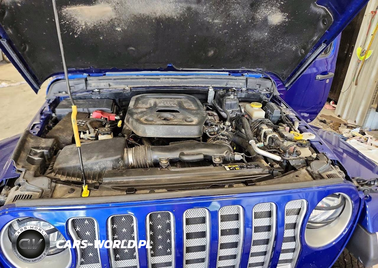 2018 Jeep Wrangler Unlimited Sahara VIN:1C4HJXEN7JW260200 - 12