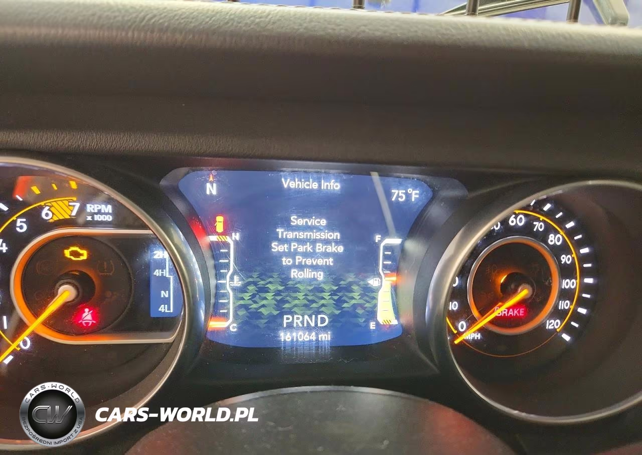 2018 Jeep Wrangler Unlimited Sahara VIN:1C4HJXEN7JW260200 - 9