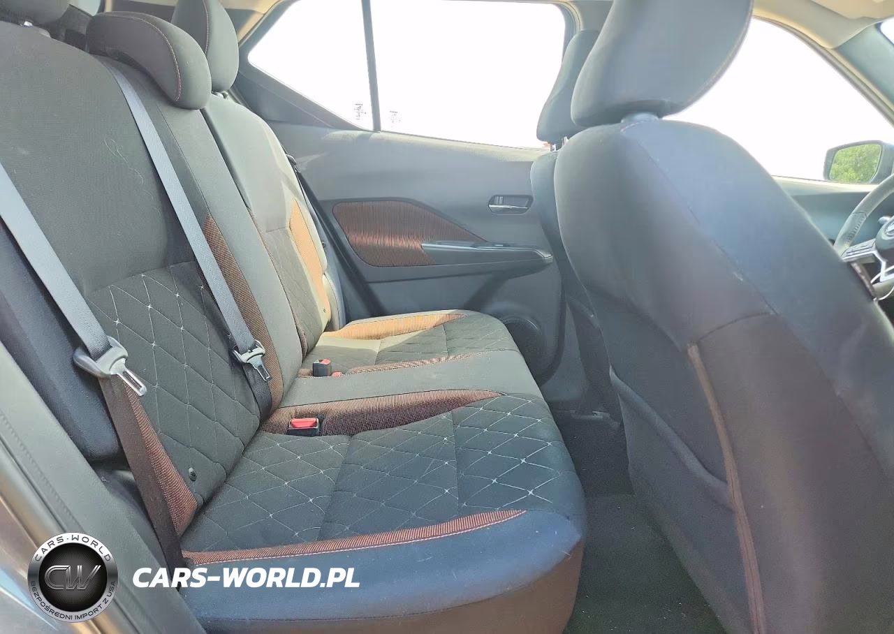 2019 Nissan Kicks Sr VIN:3N1CP5CU1KL565886 - 10