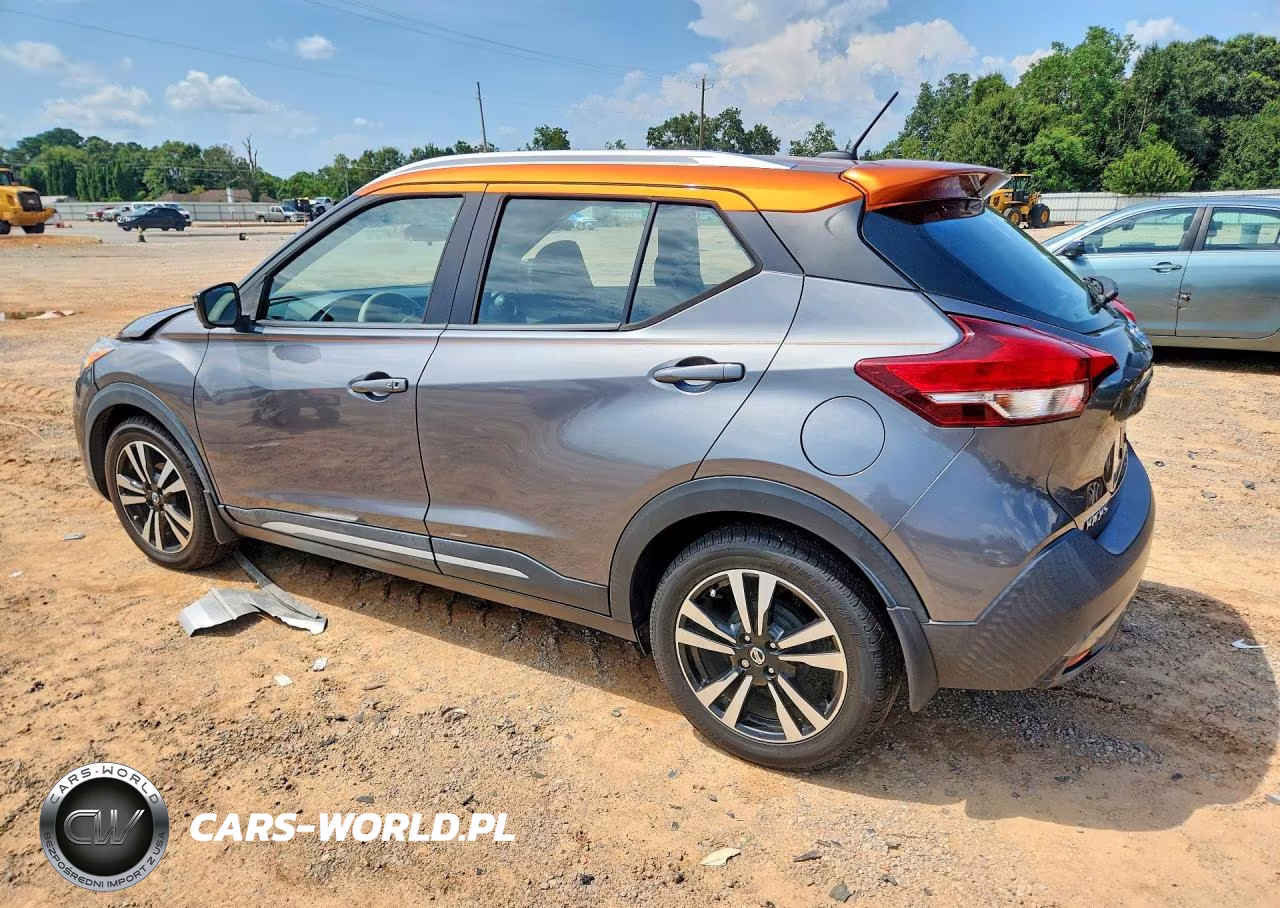 2019 Nissan Kicks Sr VIN:3N1CP5CU1KL565886 - 2