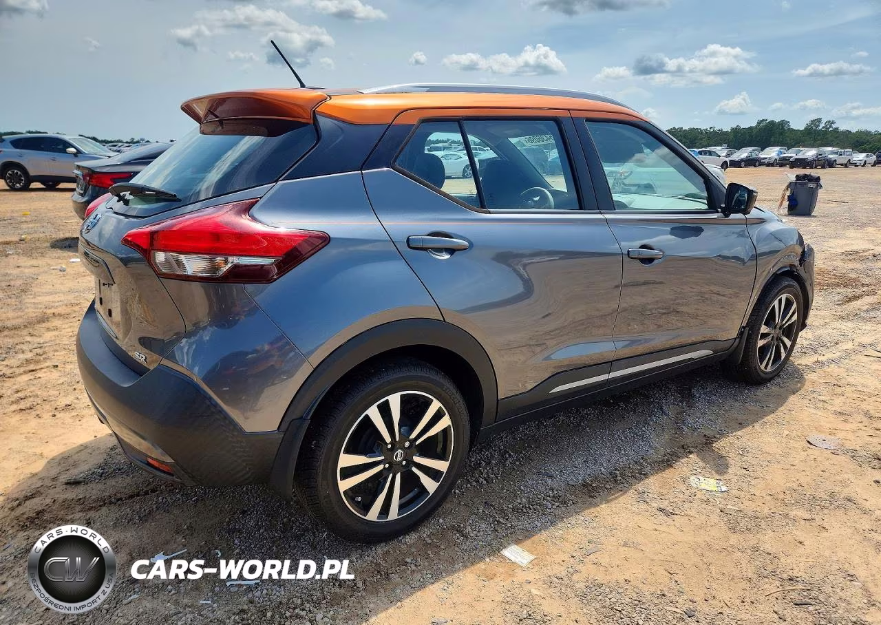 2019 Nissan Kicks Sr VIN:3N1CP5CU1KL565886 - 3