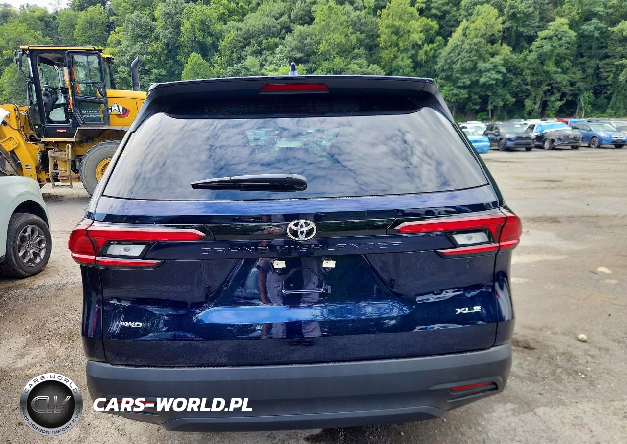 2026 Toyota Grand Highlander Xle VIN:5TDAAAB55TS133855 - 6