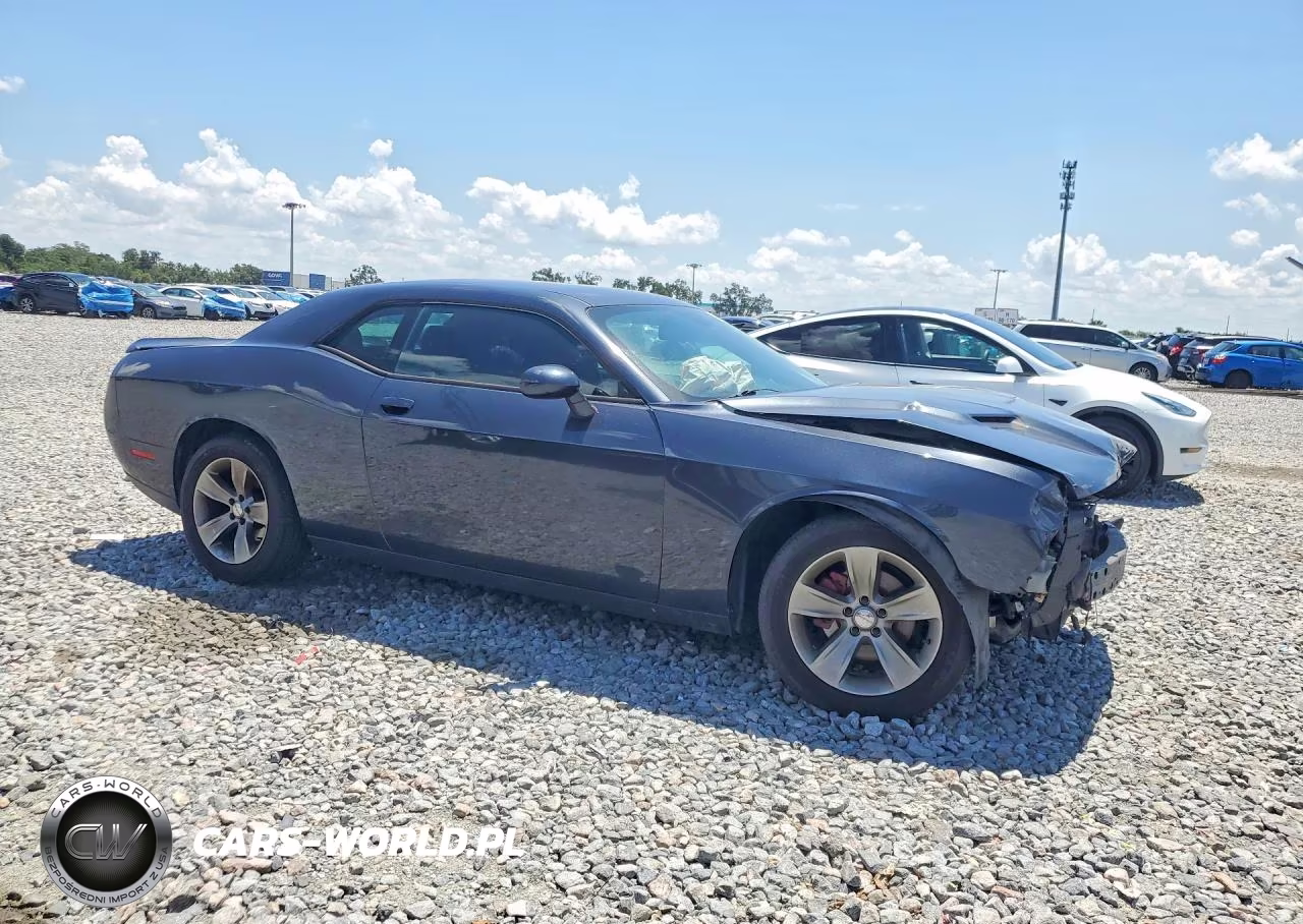2016 Dodge Challenger Sxt VIN:2C3CDZAG6GH275772 - 4