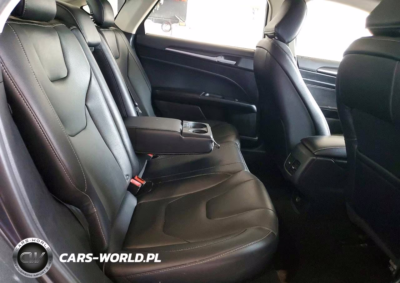 2020 Ford Fusion Titanium VIN:3FA6P0D98LR173905 - 10