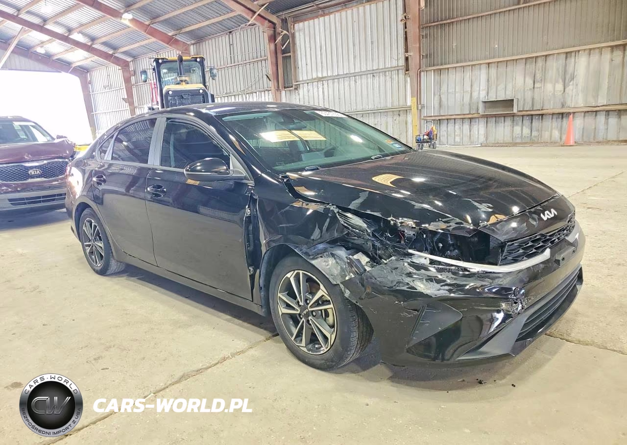 2024 Kia Forte Lxs VIN:3KPF24AD9RE810986 - 4