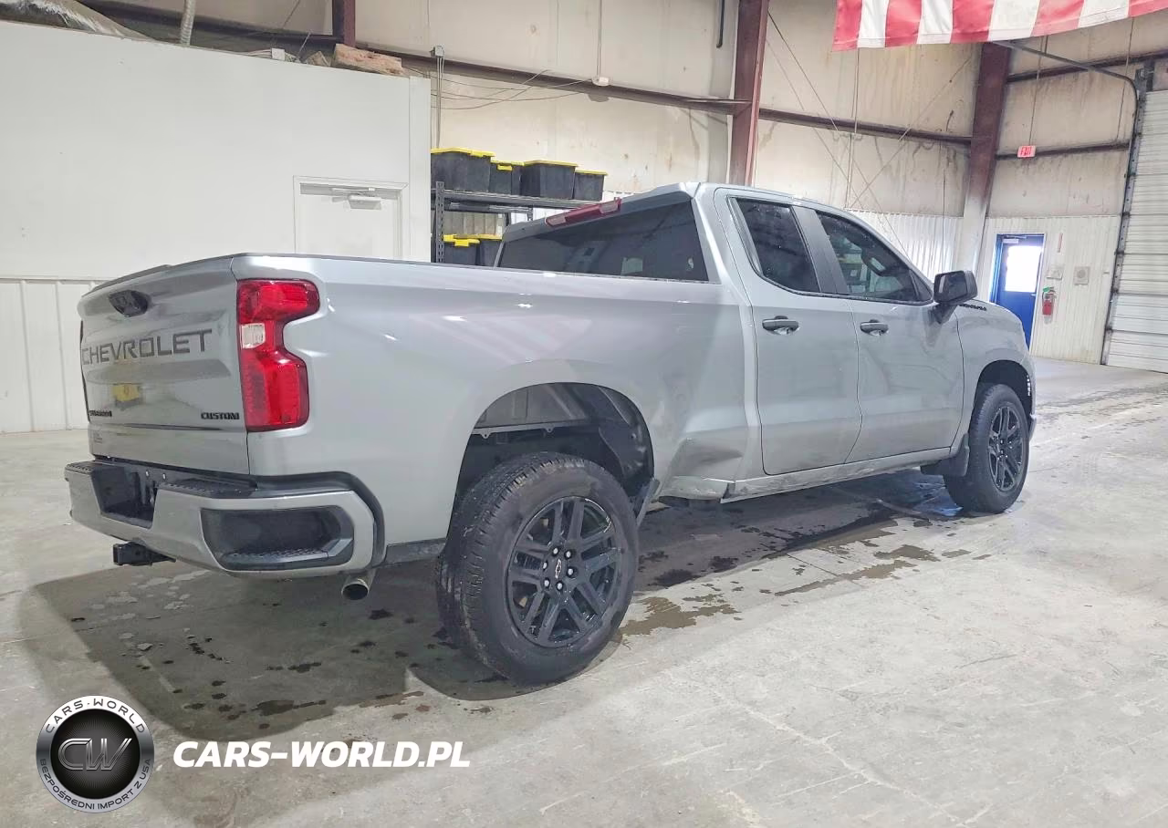 2025 Chevrolet Silverado C1500 Custom VIN:1GCRABEK2SZ337679 - 3