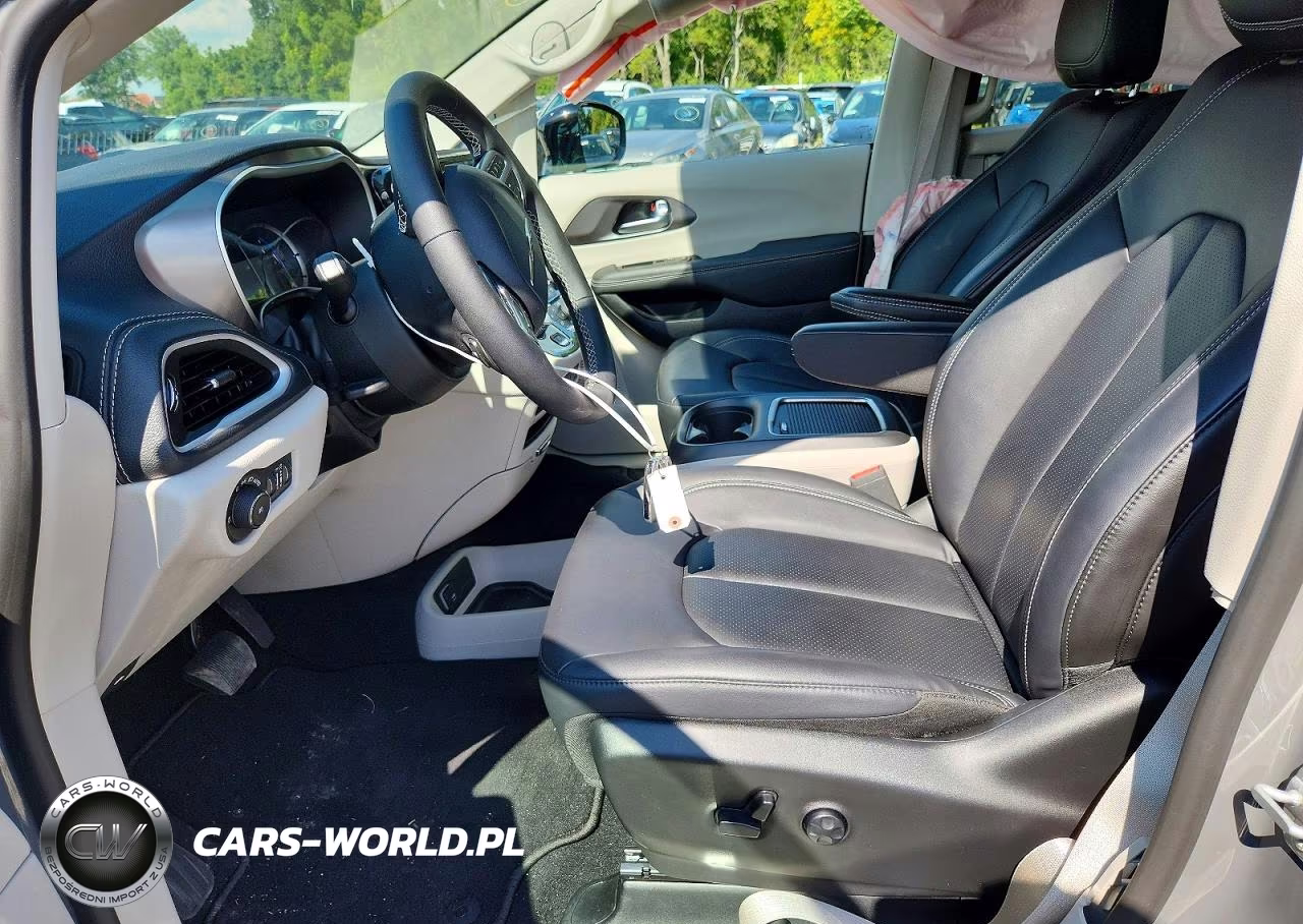 2024 Chrysler Pacifica Hybrid Select VIN:2C4RC1S78RR202537 - 7