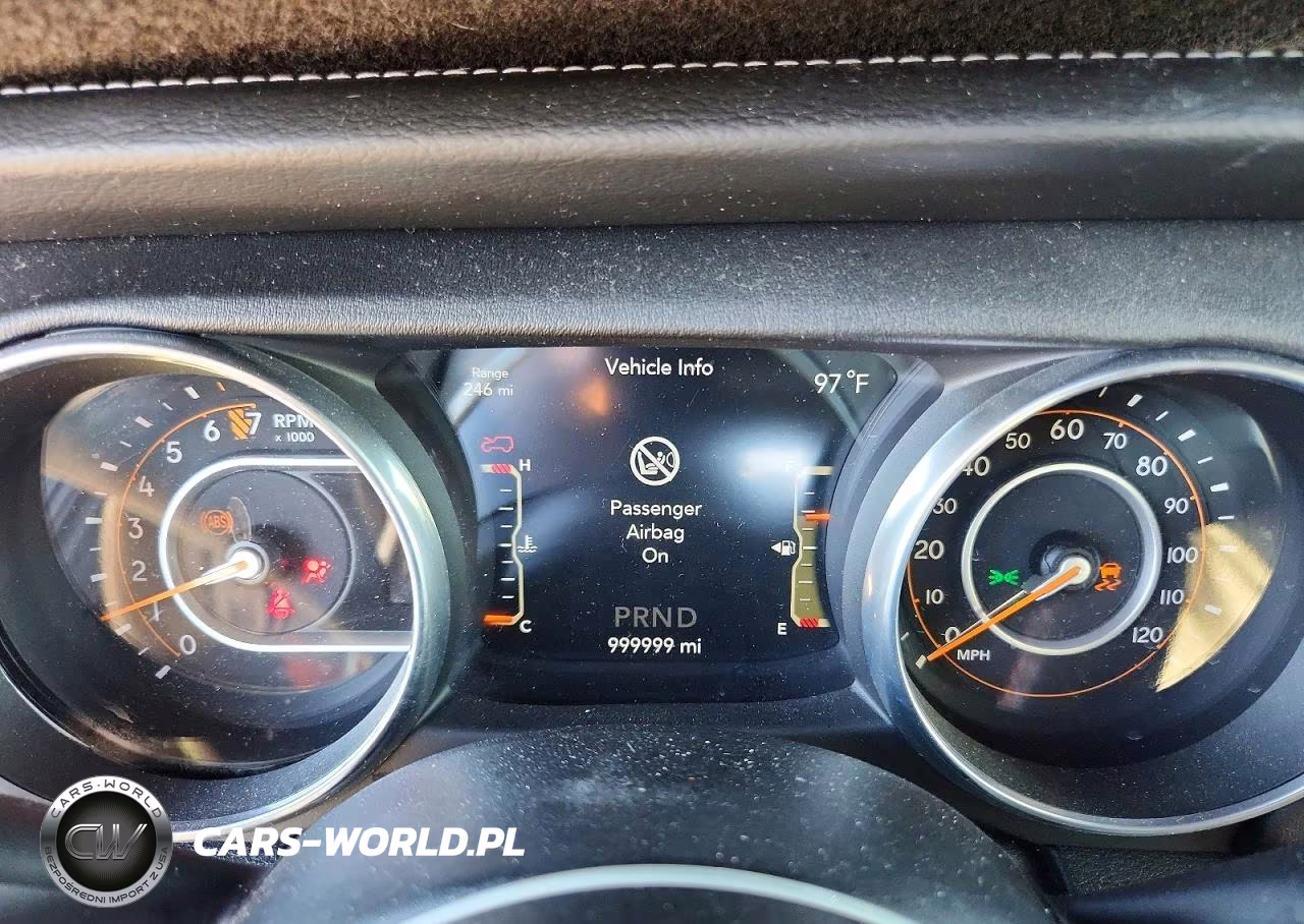 2018 Jeep Wrangler Unlimited Sahara VIN:1C4HJXEG1JW121827 - 9
