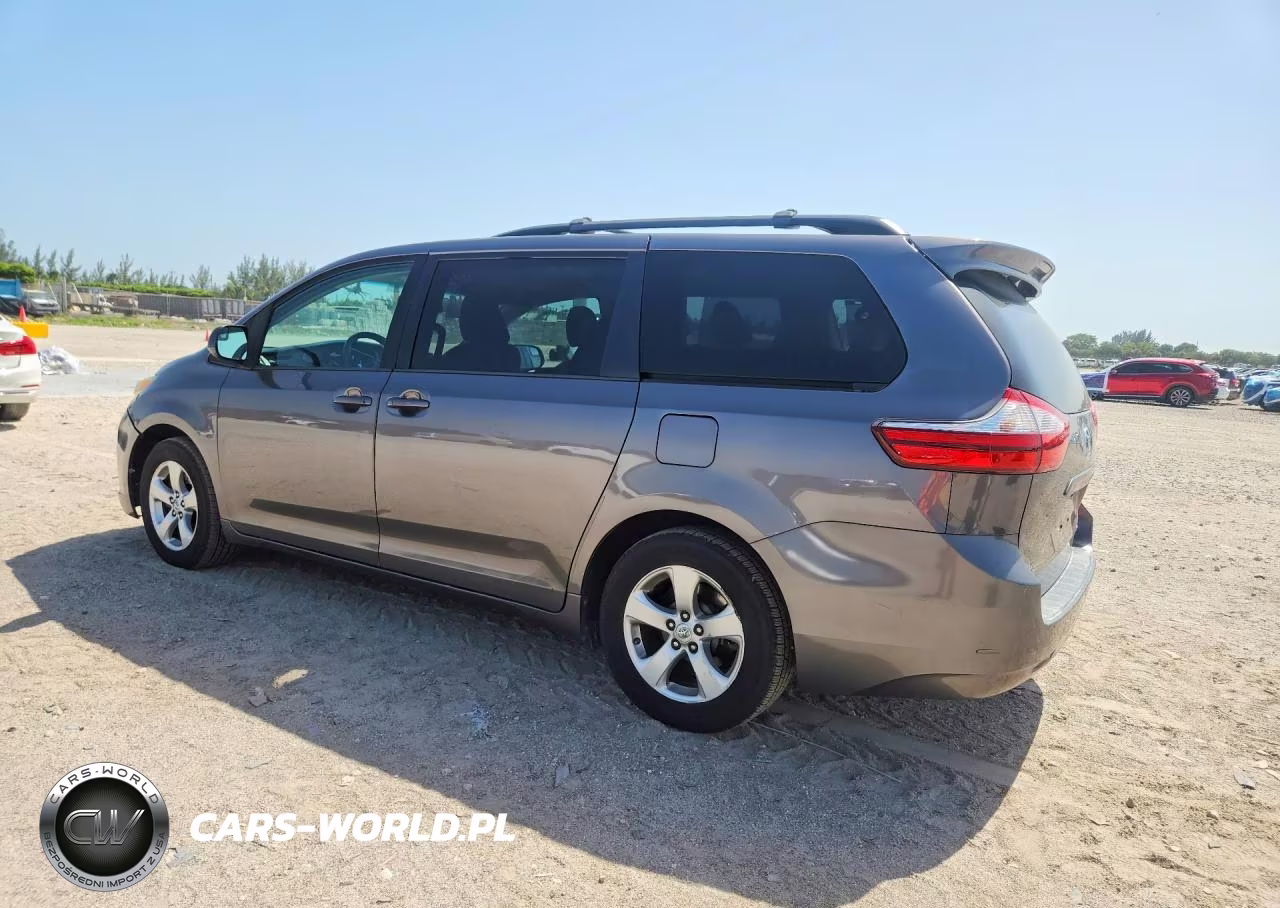 2017 Toyota Sienna Le VIN:5TDKZ3DC0HS870196 - 2
