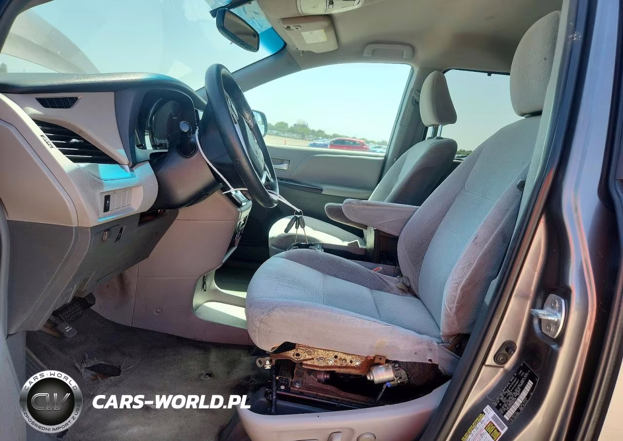 2017 Toyota Sienna Le VIN:5TDKZ3DC0HS870196 - 7