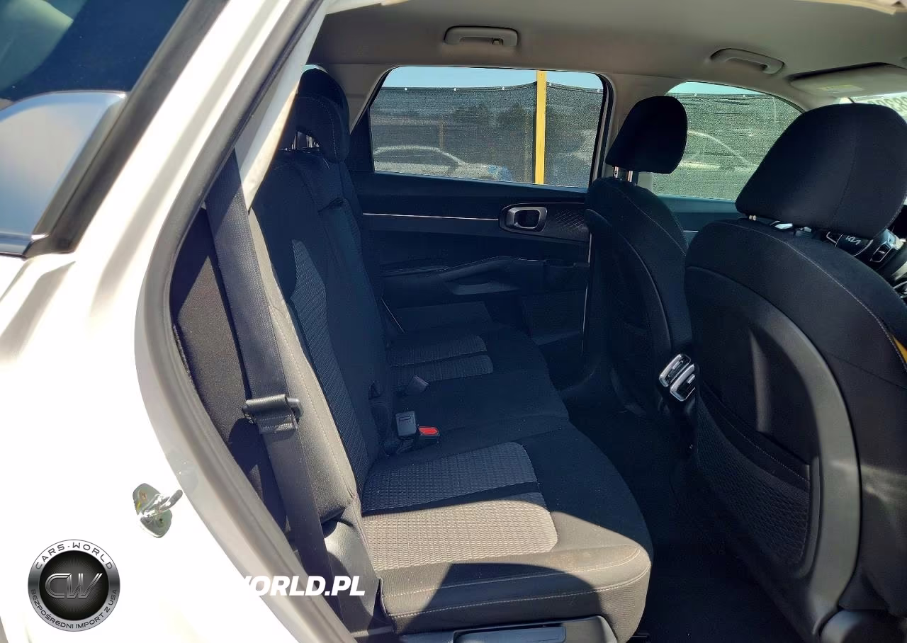 2022 Kia Sorento Lx VIN:5XYRG4LC4NG144040 - 11