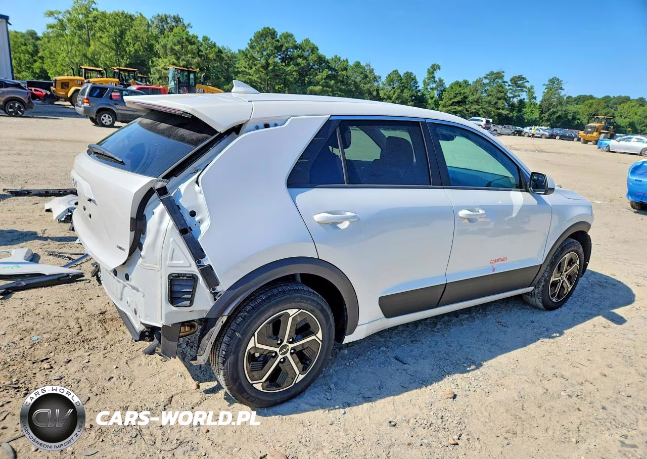 2026 Kia Niro Lx VIN:KNDCP3LE3T5319353 - 3