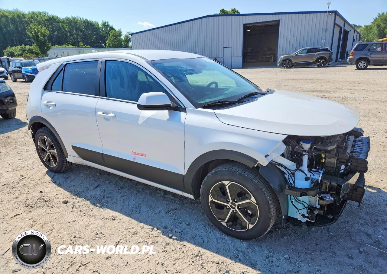 2026 Kia Niro Lx VIN:KNDCP3LE3T5319353 - 4
