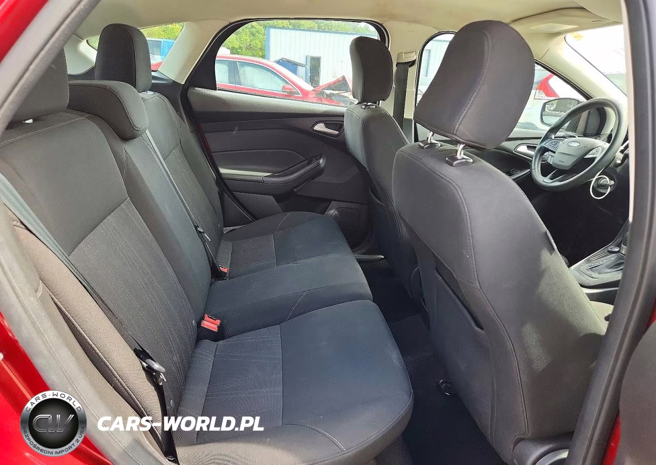 2017 Ford Focus Se VIN:1FADP3K2XHL317717 - 10