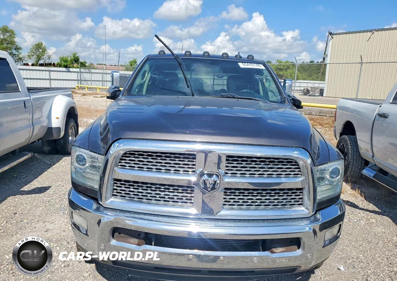 2017 Ram 3500 Laramie VIN:3C63RRJL7HG566395 - 5