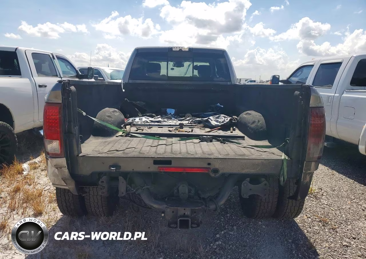 2017 Ram 3500 Laramie VIN:3C63RRJL7HG566395 - 6