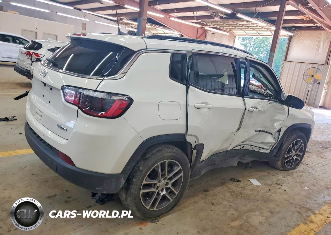 2020 Jeep Compass Latitude VIN:3C4NJCBB3LT258779 - 3