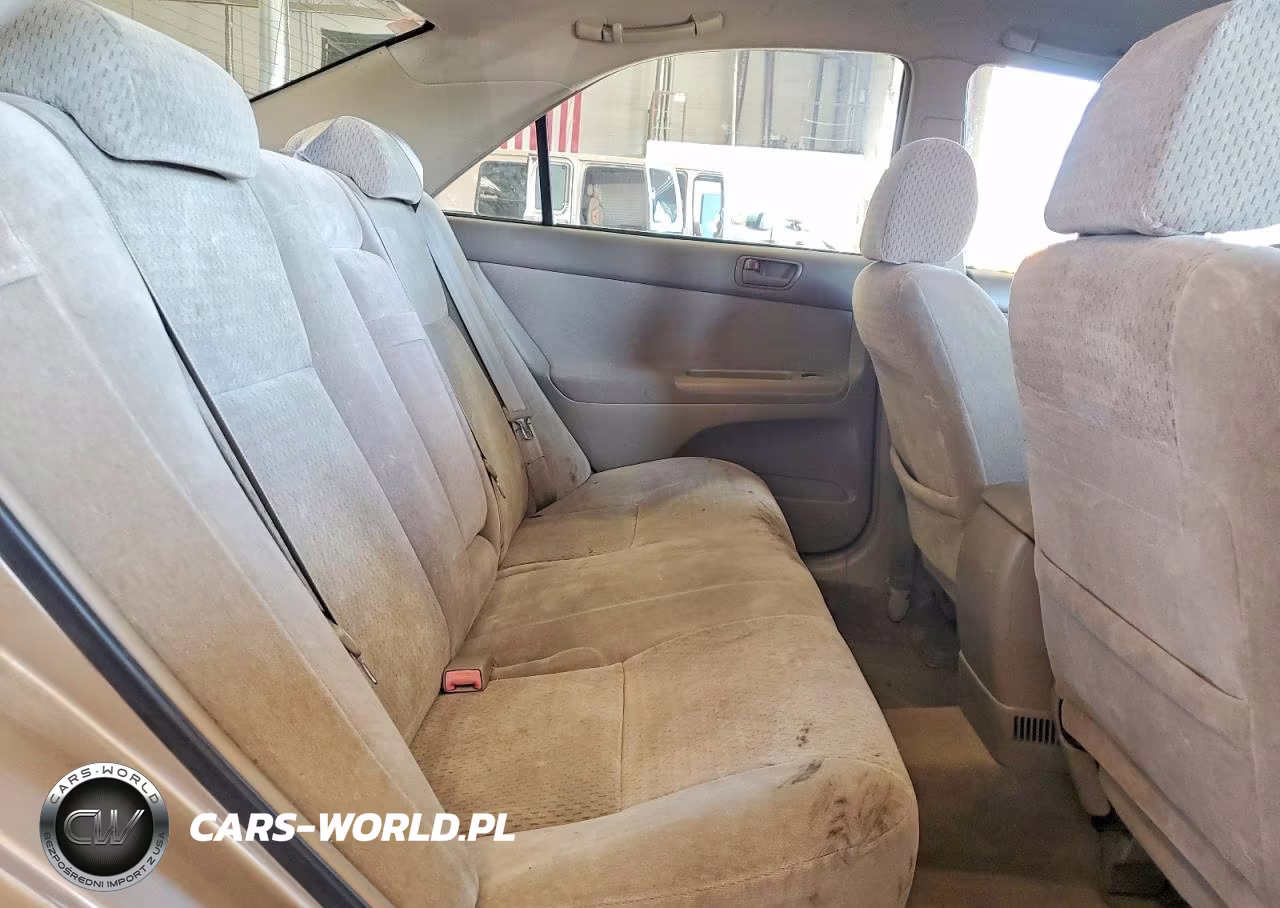 2002 Toyota Camry Le VIN:4T1BE32K22U033650 - 10