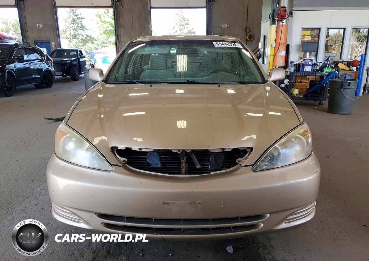 2002 Toyota Camry Le VIN:4T1BE32K22U033650 - 5