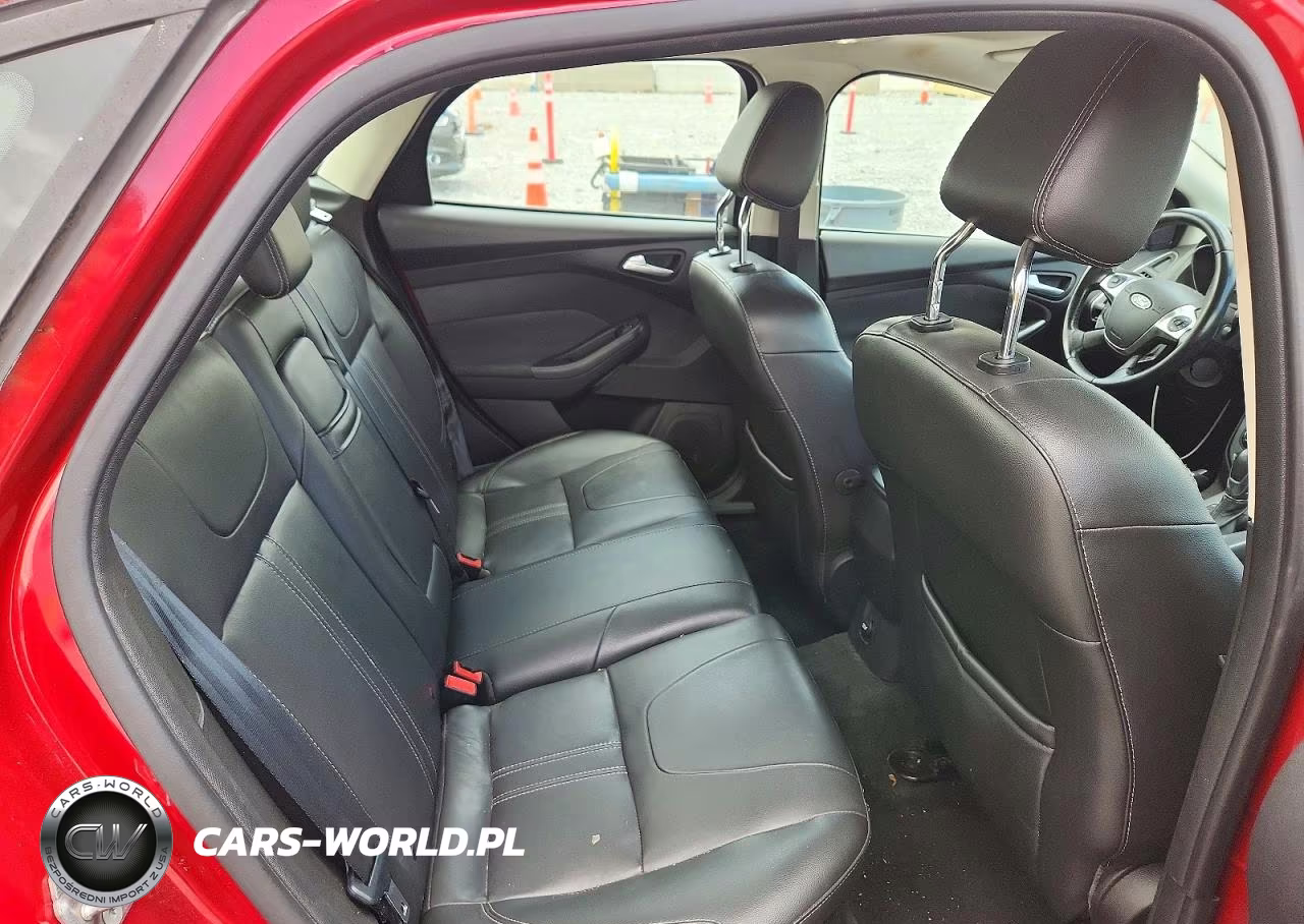 2012 Ford Focus Titanium VIN:1FAHP3J21CL167086 - 10