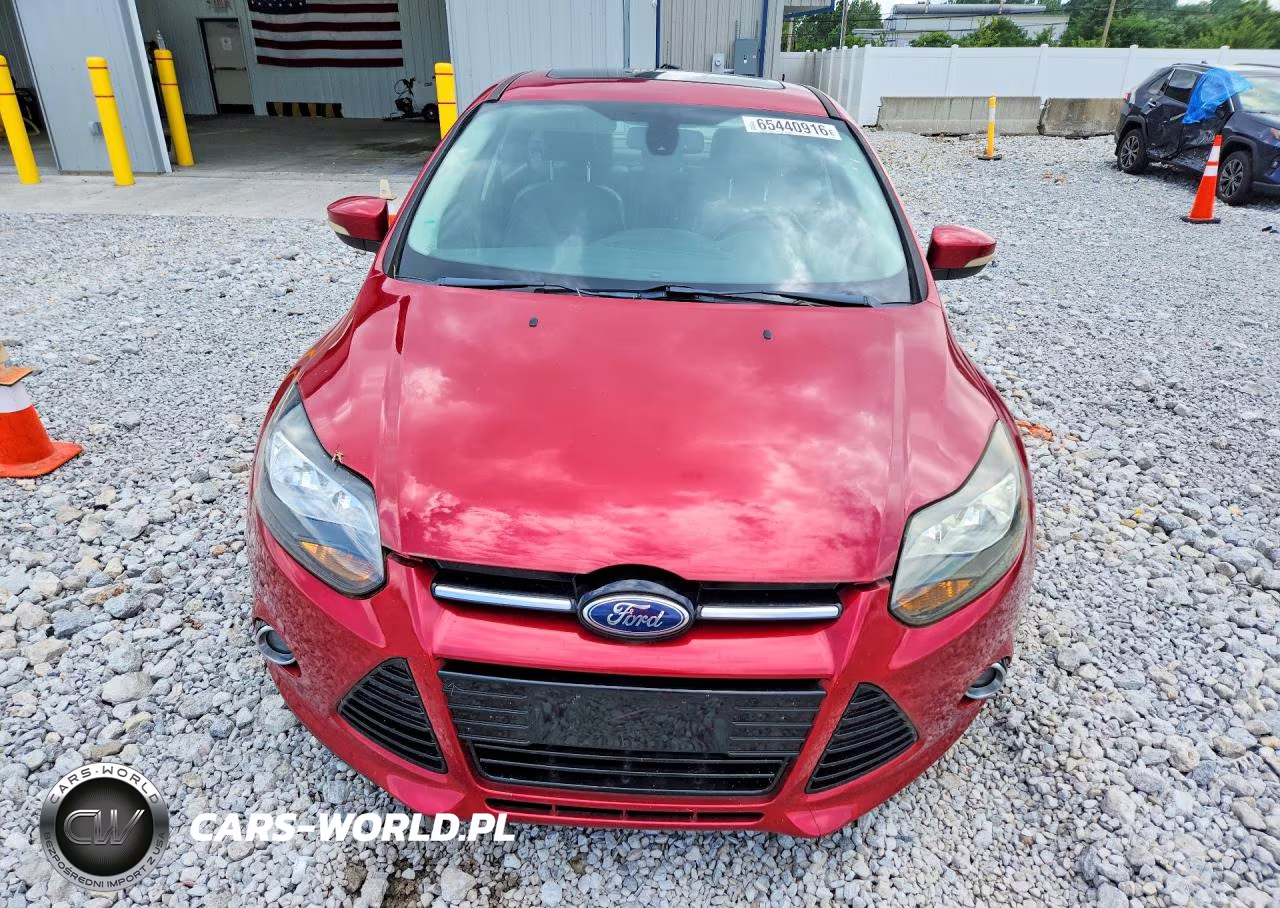 2012 Ford Focus Titanium VIN:1FAHP3J21CL167086 - 5