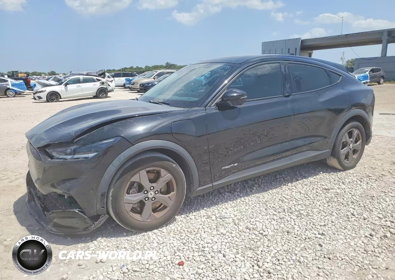2022 Ford Mustang Mach-E Select