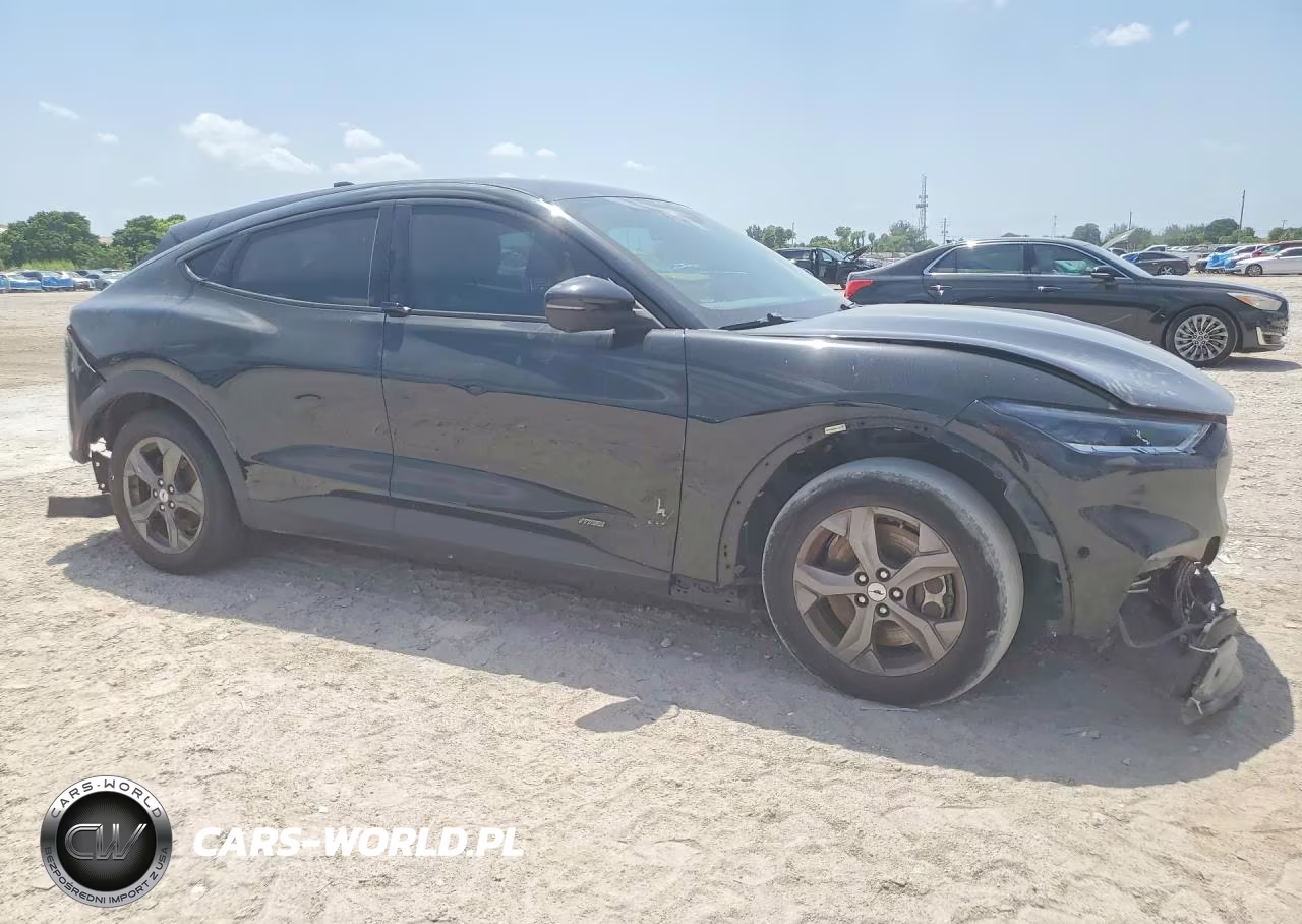 2022 Ford Mustang Mach-E Select VIN:3FMTK1RM8NMA11766 - 4