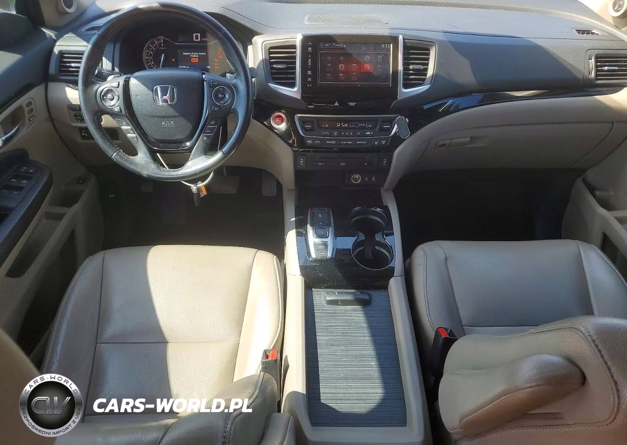 2018 Honda Pilot Touring VIN:5FNYF5H94JB003892 - 8