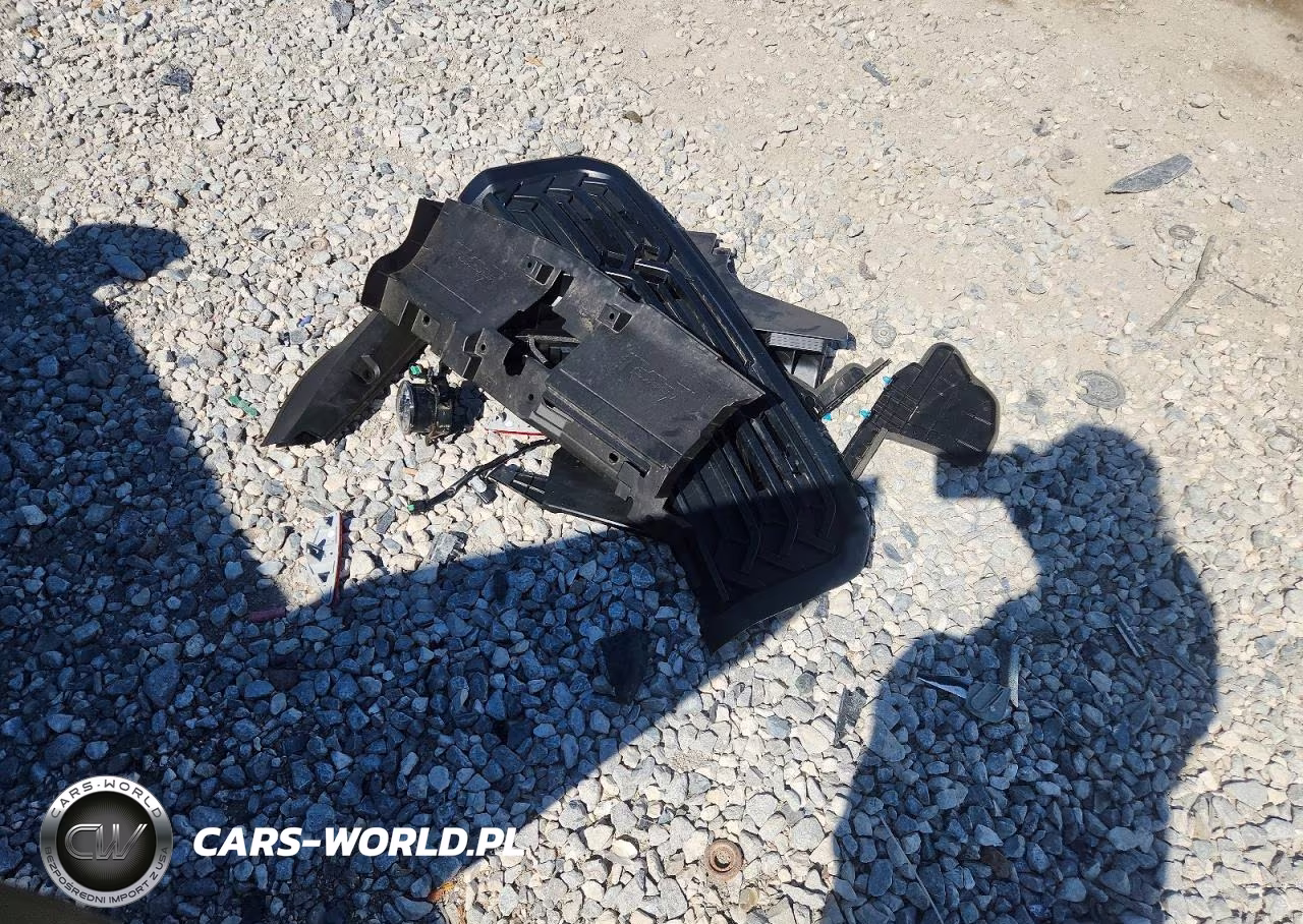 2026 Subaru Outback Touring VIN:JF2BUPED8TY507950 - 13