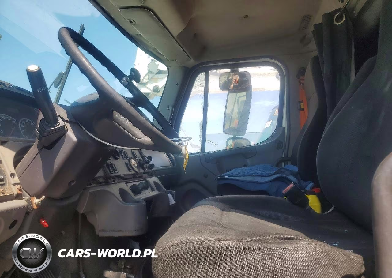 2015 Freightliner Business Class M2 Box Truck VIN:1FVACWDUXFHGF0253 - 7