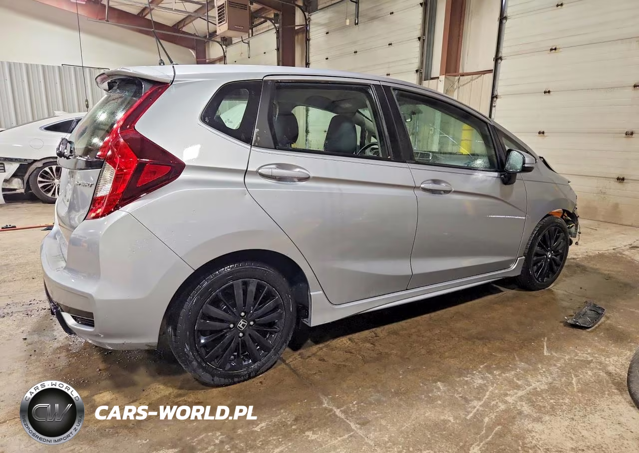 2018 Honda Fit Sport VIN:3HGGK5G66JM716093 - 3