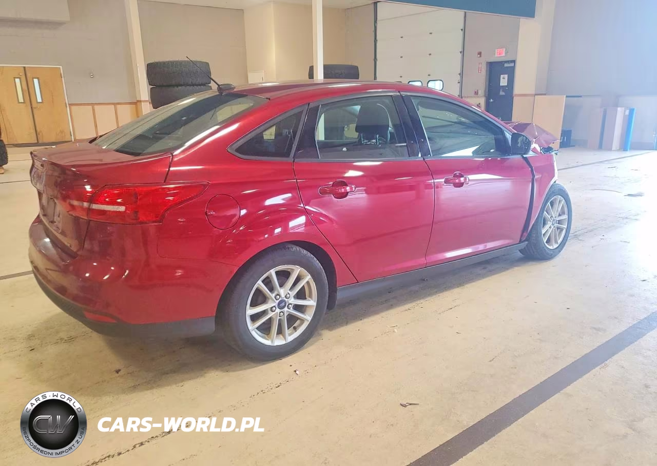 2016 Ford Focus Se VIN:1FADP3F29GL206696 - 3