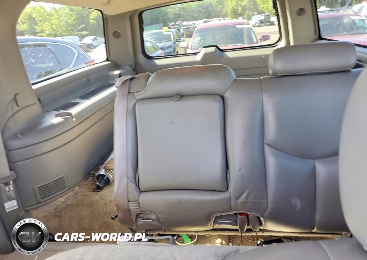 2003 Chevrolet Suburban K2500 VIN:3GNGK26G73G168542 - 10