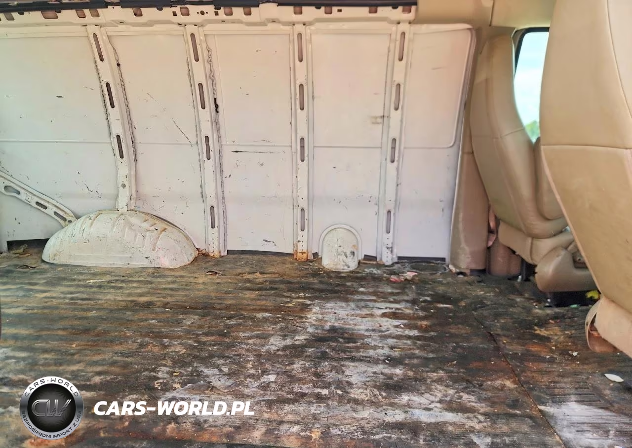 2019 Chevrolet Express 2500 Cargo Delivery Van VIN:1GCWGAFP0K1369535 - 11