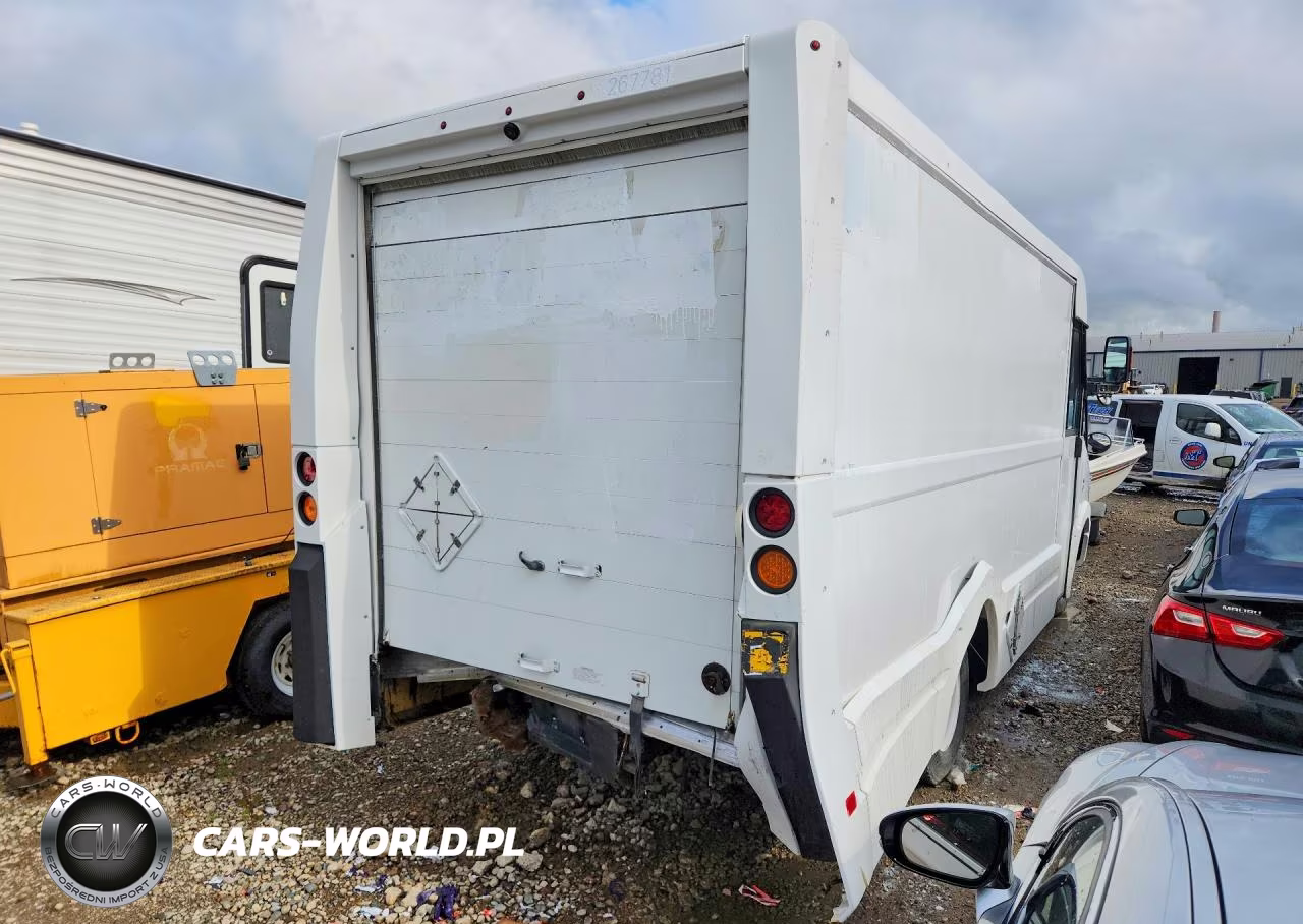 2018 Isuzu Reach Delivery Van VIN:JALB4T17XJ7W02311 - 3